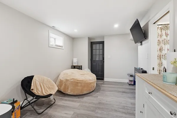 $699,999 | 20 Oak Hill Road, Saugus, MA 01906