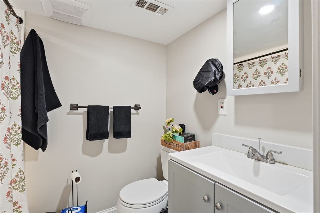 20 Oak Hill Road Saugus, MA 01906 - Photo 27 of 42