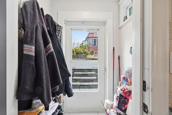 $699,999 | 20 Oak Hill Road, Saugus, MA 01906