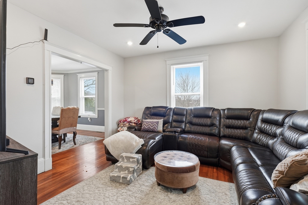 20 Oak Hill Road Saugus, MA 01906 - Photo 3 of 42