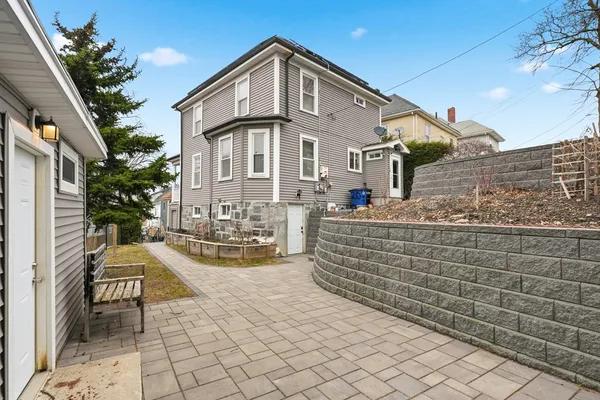 $699,999 | 20 Oak Hill Road, Saugus, MA 01906