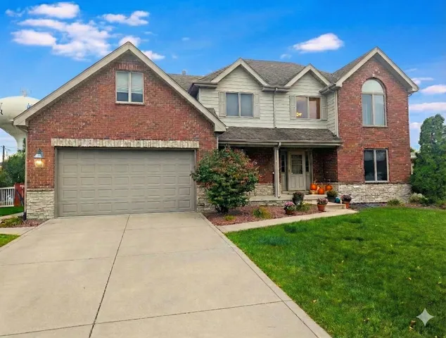 $575,000 | 9741 Whitehall Garden, Munster, IN 46321