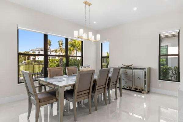 $9,000 | 12510 Solana Bay Circle, Palm Beach Gardens, FL 33412