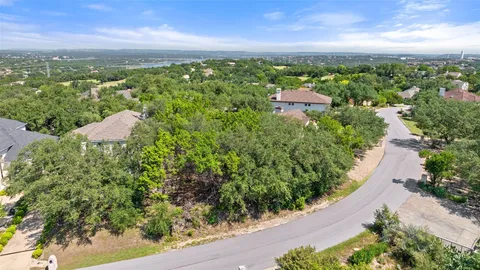 $135,000 | 212 Hazeltine Drive, Lakeway, TX 78734
