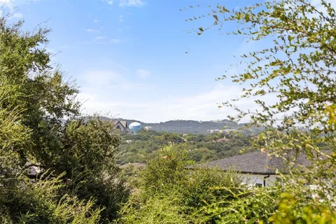 $135,000 | 212 Hazeltine Drive, Lakeway, TX 78734