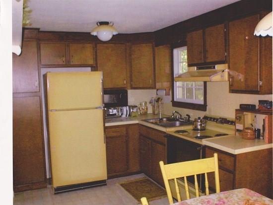24 Ossipee Road York, ME 03902 - Photo 2 of 4 Kitchen