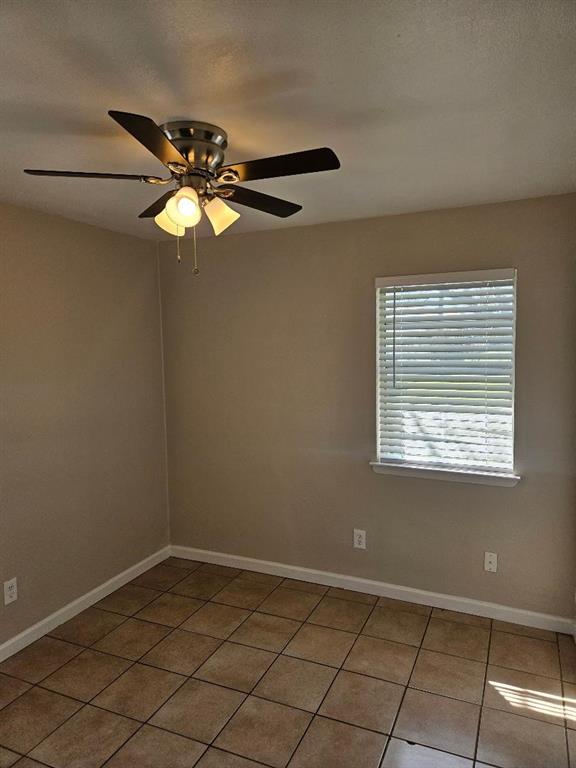 3511 Casa Ridge Drive Mesquite, TX 75150 - Photo 18 of 29 a view of an empty room and window