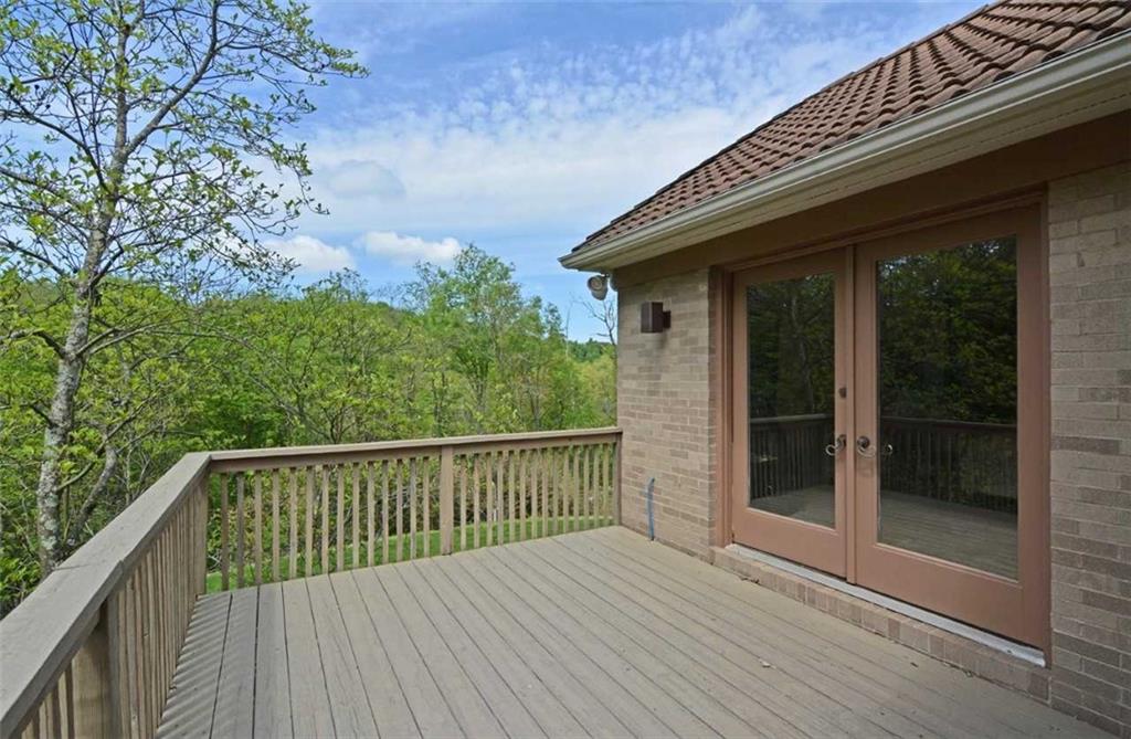 529 Fairview Road Pittsburgh, PA 15238 - Photo 12 of 24 Gallery Image 12