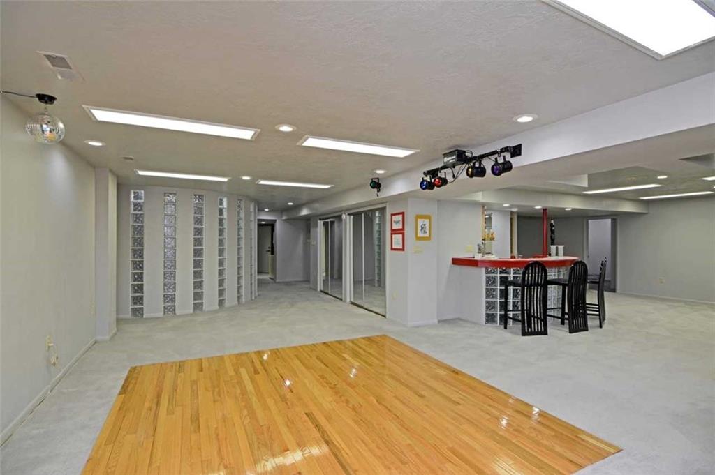 529 Fairview Road Pittsburgh, PA 15238 - Photo 18 of 24 Gallery Image 18