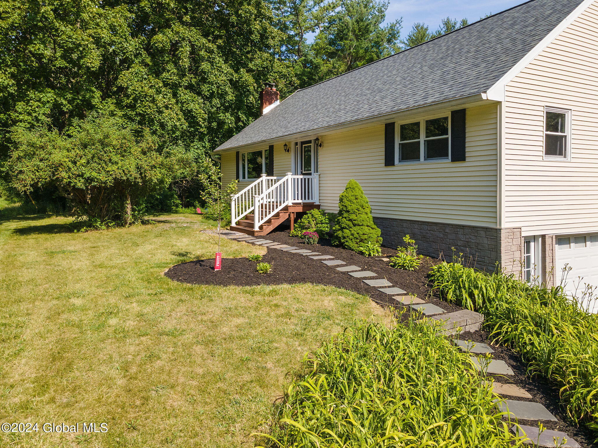 1089 Gordon Road Rotterdam, NY 12306 - Photo 2 of 42 4-web-or-mls-1089GordonRd_04