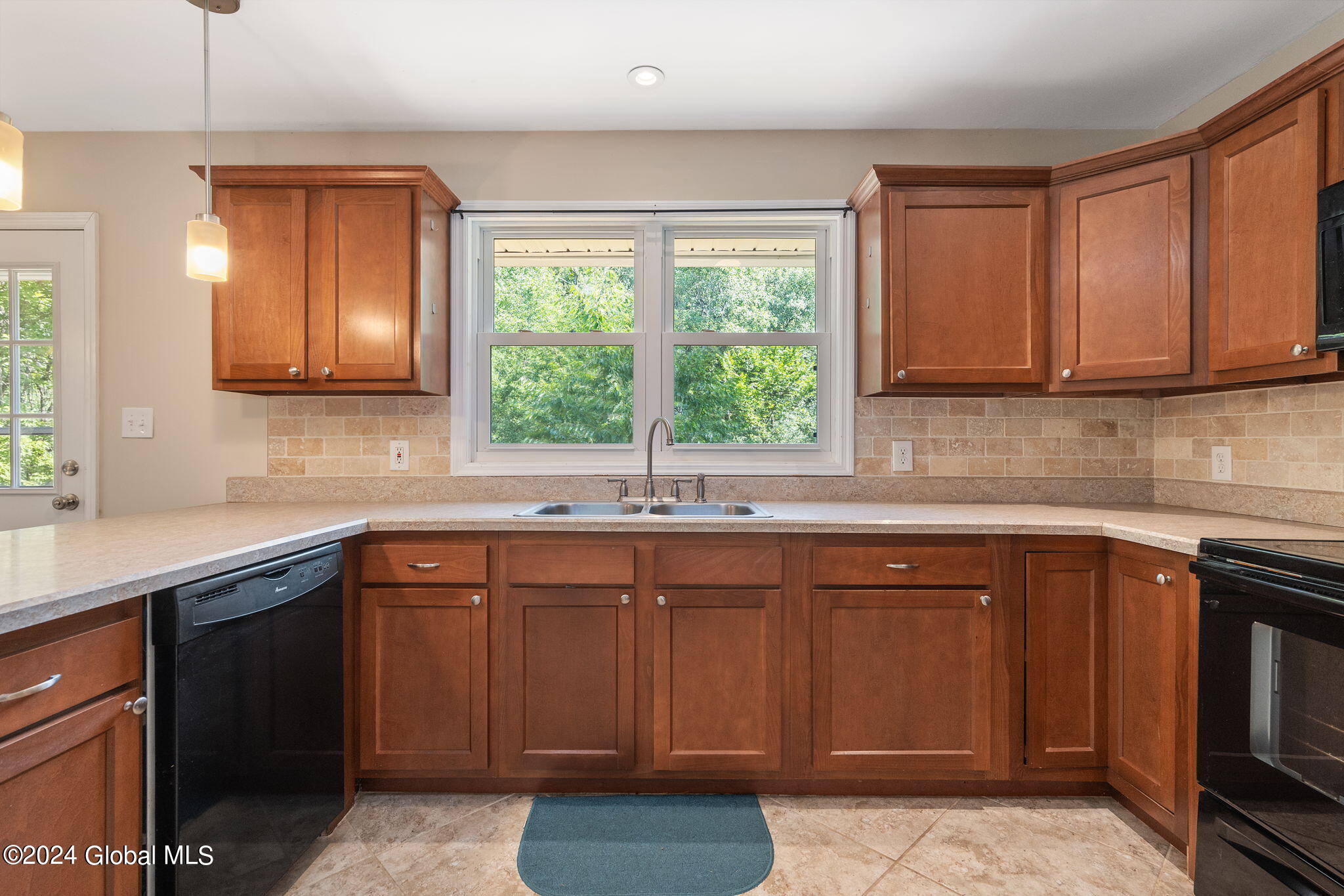1089 Gordon Road Rotterdam, NY 12306 - Photo 8 of 42 15-web-or-mls-1089GordonRd_15