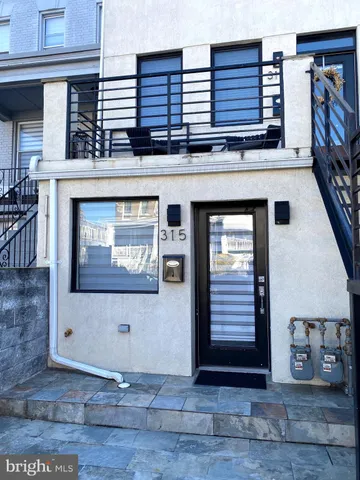 $2,700 | 315 T Street Northeast, Unit 1, Washington, DC 20002