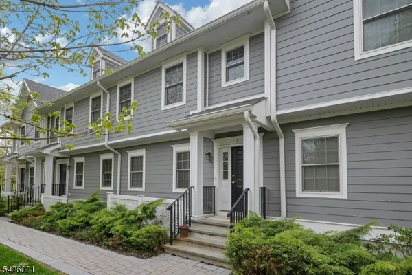 $6,800 | 785 Springfield Avenue, Unit 7, Summit, NJ 07901
