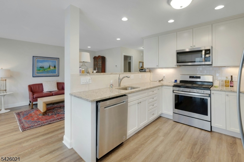 785 Springfield Avenue, Unit 7 Summit, NJ 07901 - Photo 14 of 22