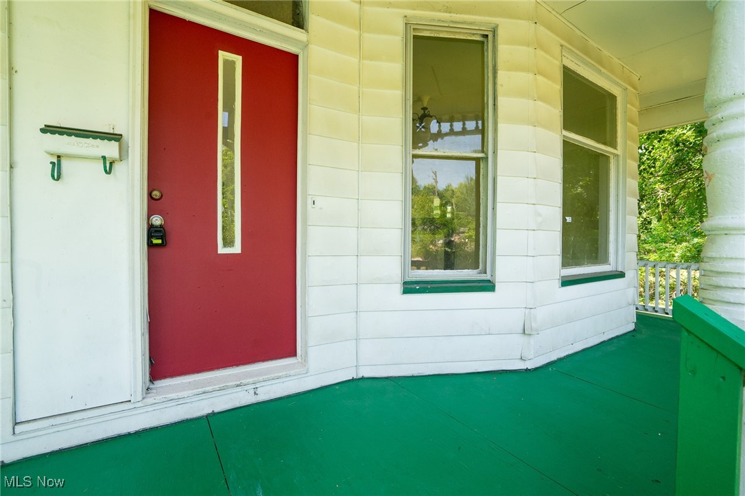 1720 Jacobs Road Youngstown, OH 44505 - Photo 15 of 18 Entrance to property