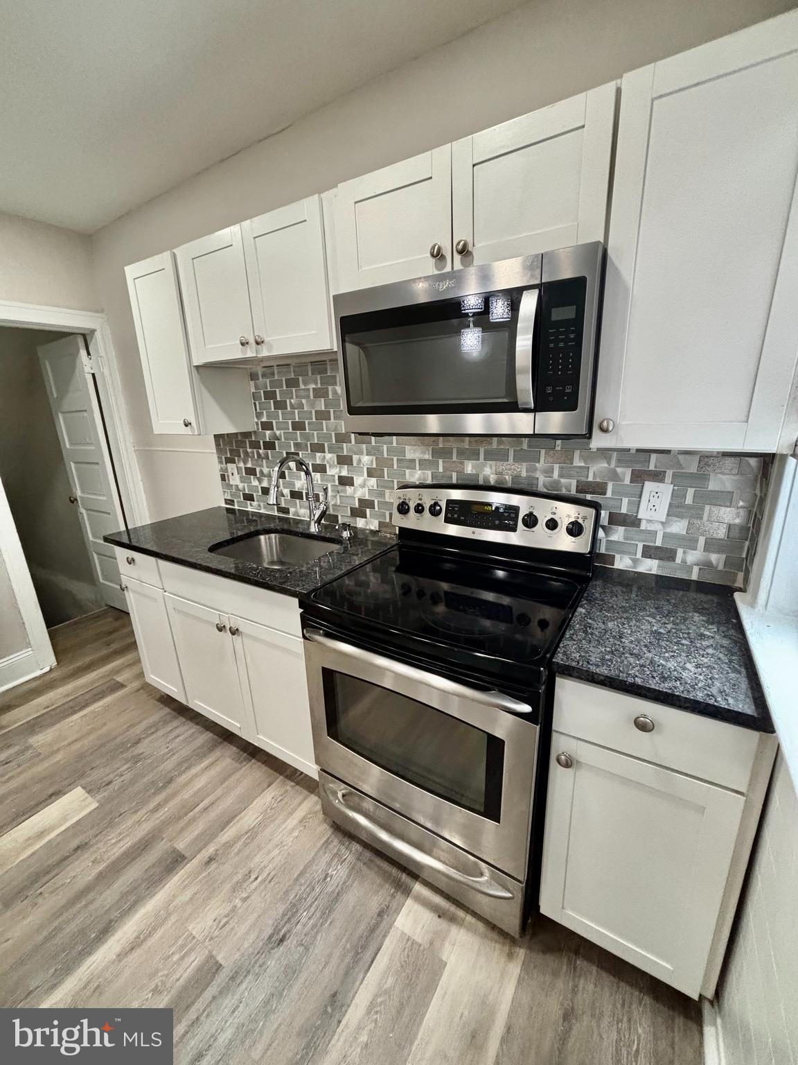 441 West Raymond Street Philadelphia, PA 19140 - Photo 11 of 29 kitchen