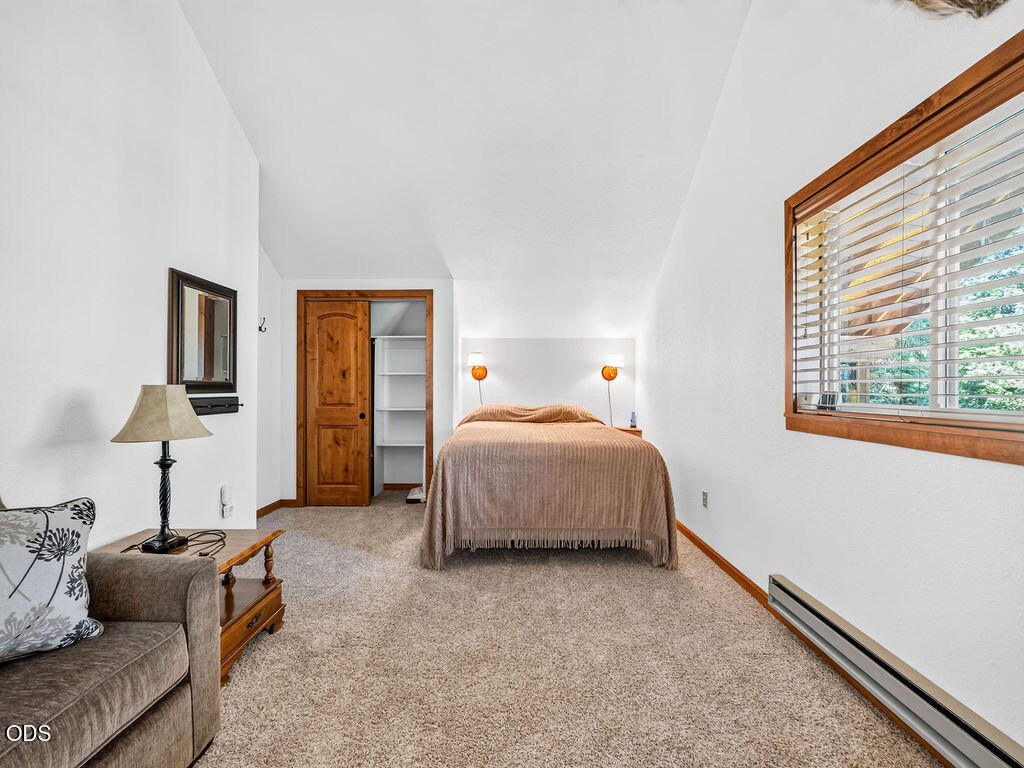27458 Rocky Point Road Klamath Falls, OR 97601 - Photo 21 of 33