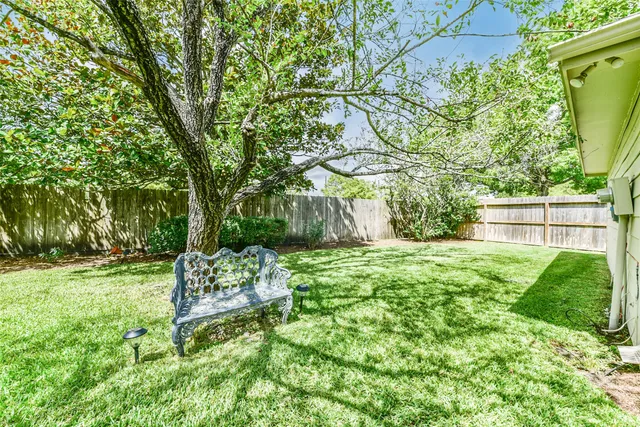 $3,150 | 1322 Blackthorne Drive, Houston, TX 77094