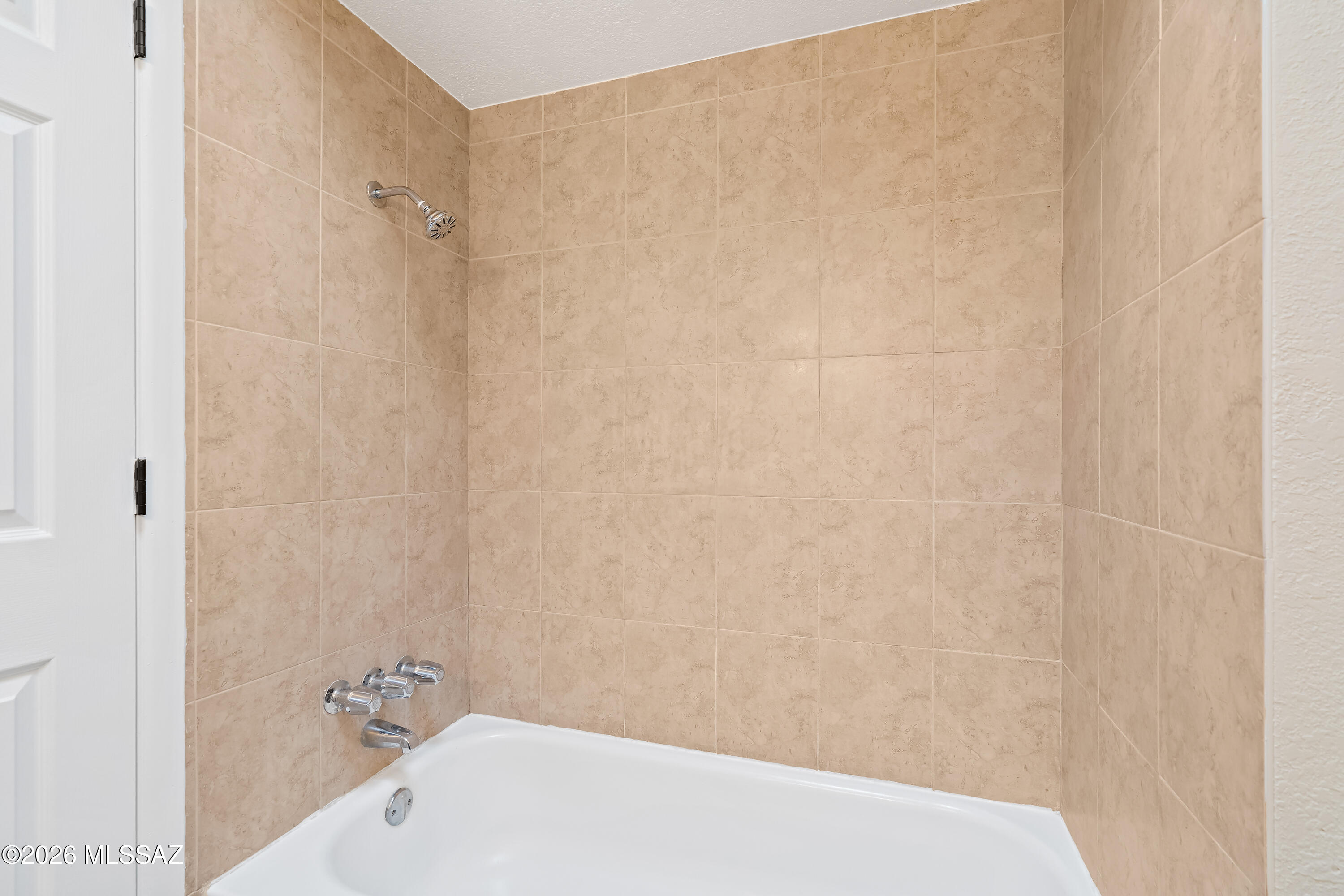 285 South Kolb Road, Unit 10 Tucson, AZ 85710 - Photo 18 of 31 2 Interiors-13
