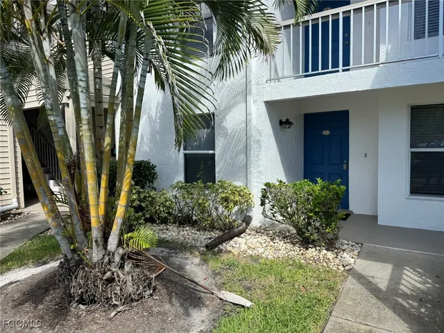 $2,000 | 5455 Peppertree Drive, Unit 7, Fort Myers, FL 33908