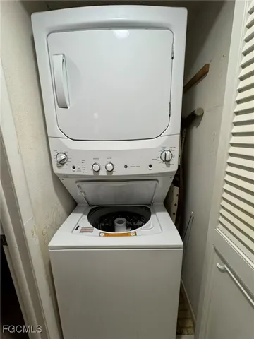 $2,000 | 5455 Peppertree Drive, Unit 7, Fort Myers, FL 33908