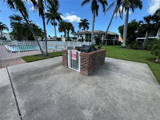 $2,000 | 5455 Peppertree Drive, Unit 7, Fort Myers, FL 33908