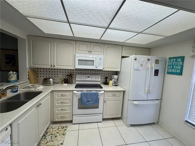 $2,000 | 5455 Peppertree Drive, Unit 7, Fort Myers, FL 33908