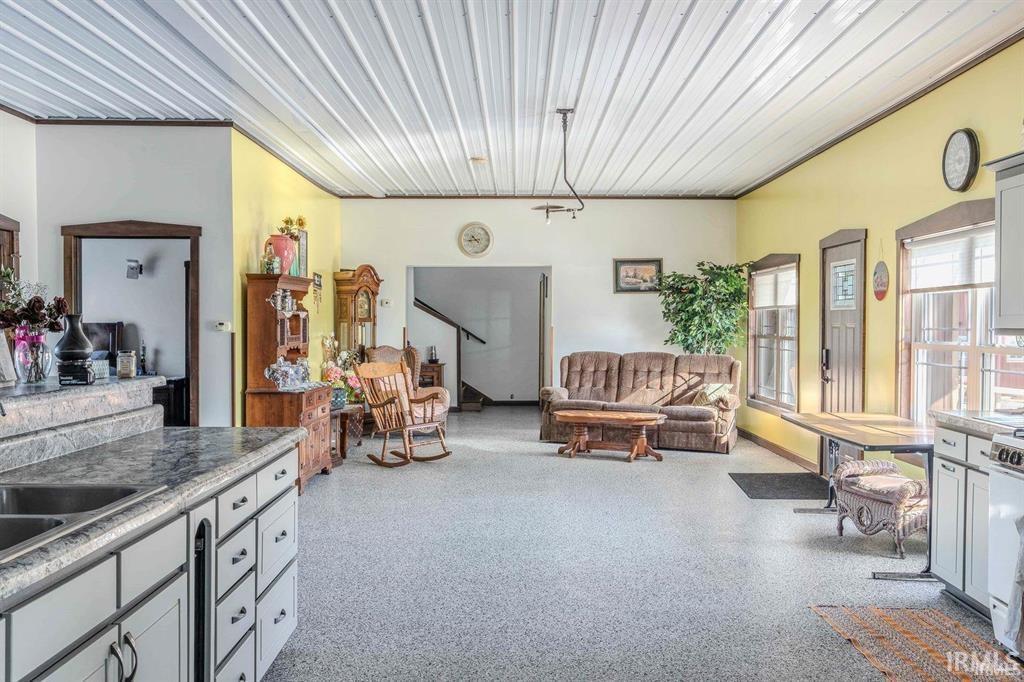 2145 West 50th Lagrange, IN 46761 - Photo 5 of 36