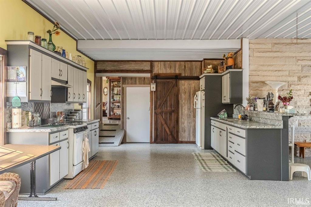 2145 West 50th Lagrange, IN 46761 - Photo 6 of 36