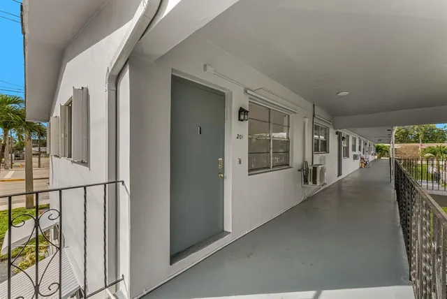 $194,999 | 7401 Pines Boulevard, Unit 201, Pembroke Pines, FL 33024