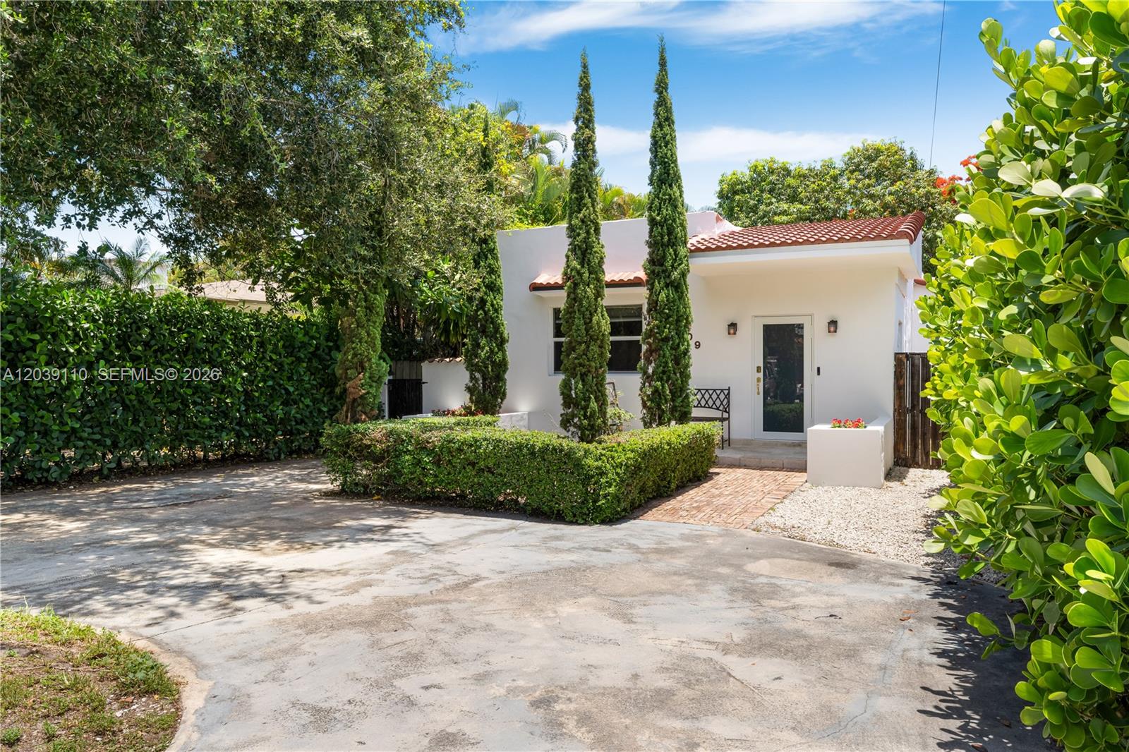 2209 Southwest 57th Court Miami, FL 33155 - Photo 5 of 38