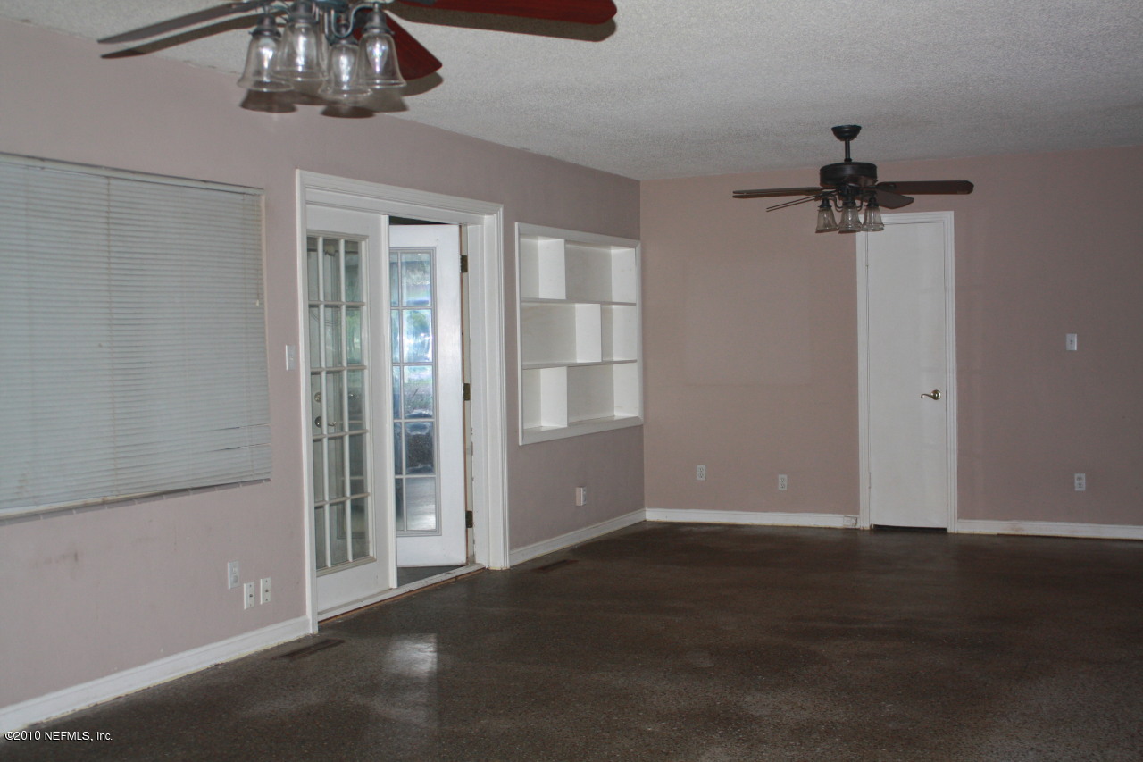 3762 Marianna Road Jacksonville, FL 32217 - Photo 2 of 12 DINING ROOM AND LIVING ROOM