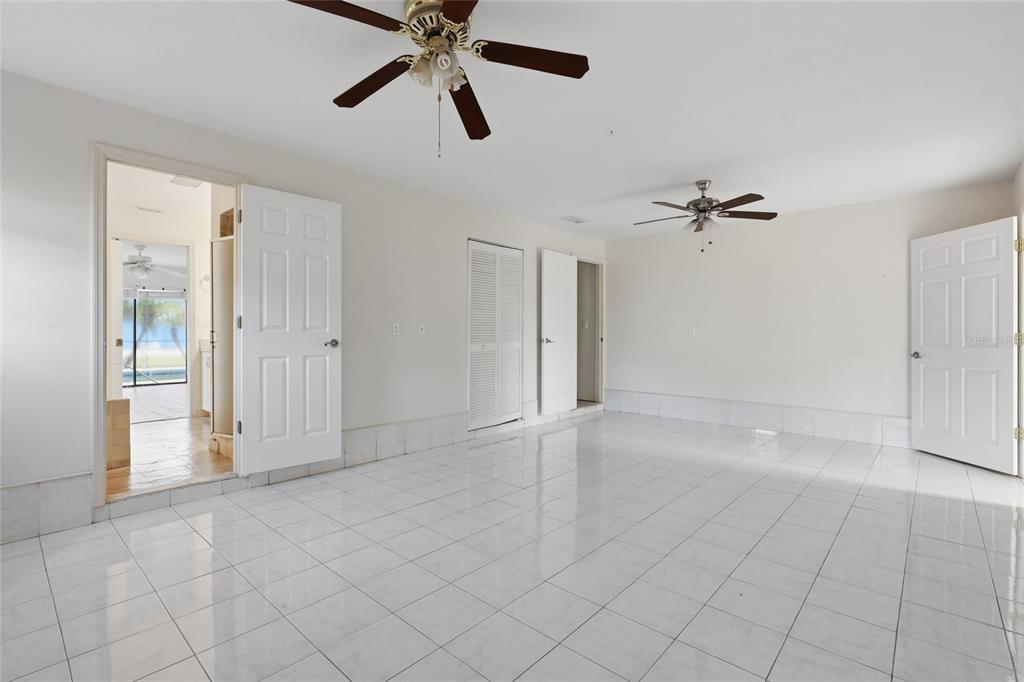 2951 Gocio Road Sarasota, FL 34235 - Photo 7 of 49