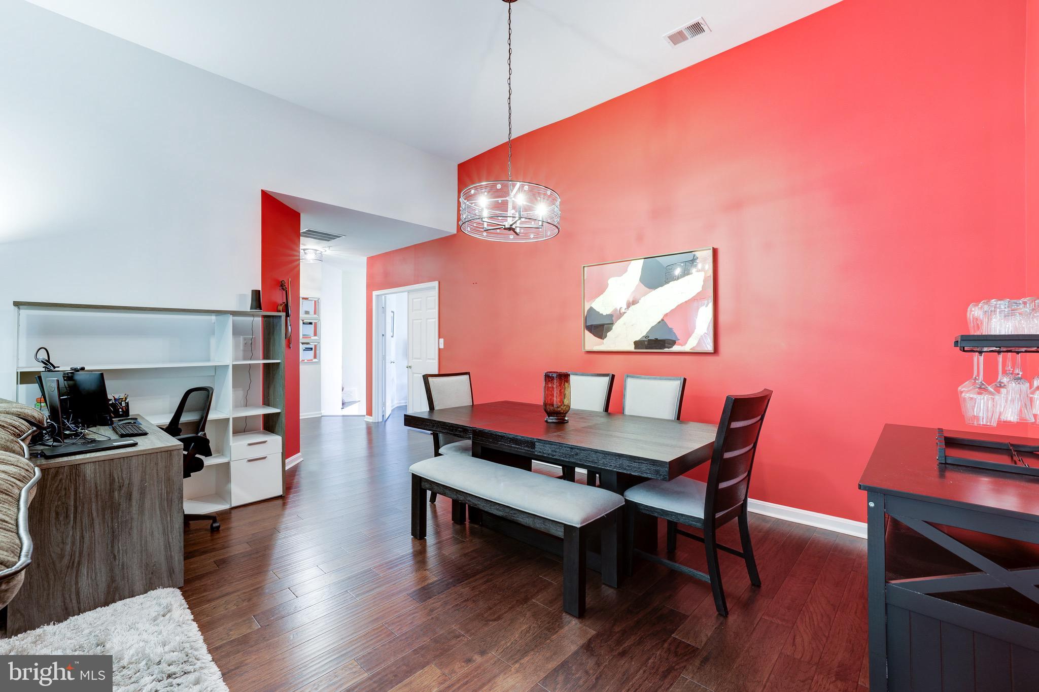 11406 Windleaf Court, Unit 13 Reston, VA 20194 - Photo 11 of 26 Gallery Image 11