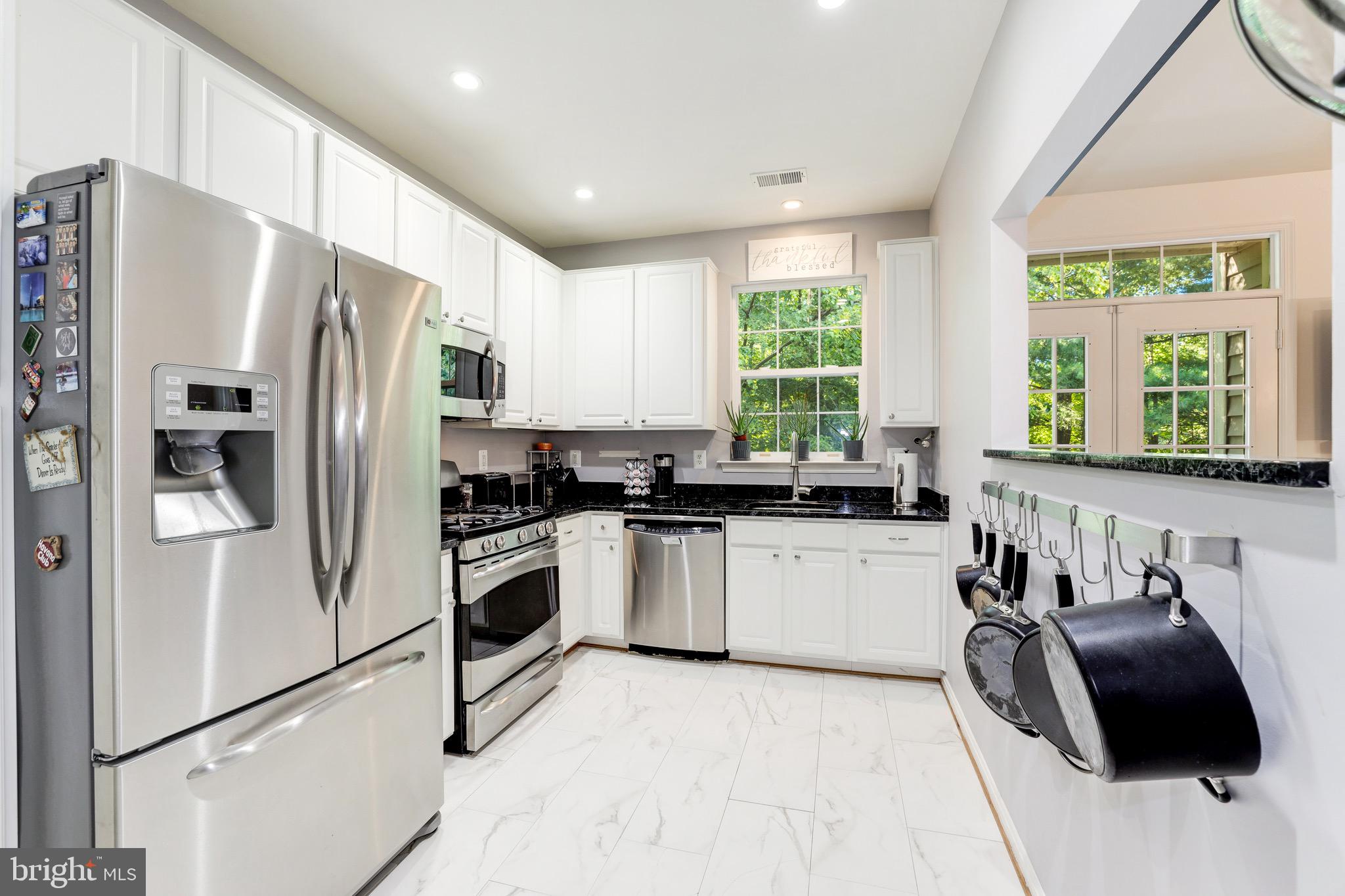 11406 Windleaf Court, Unit 13 Reston, VA 20194 - Photo 3 of 26 Gallery Image 3