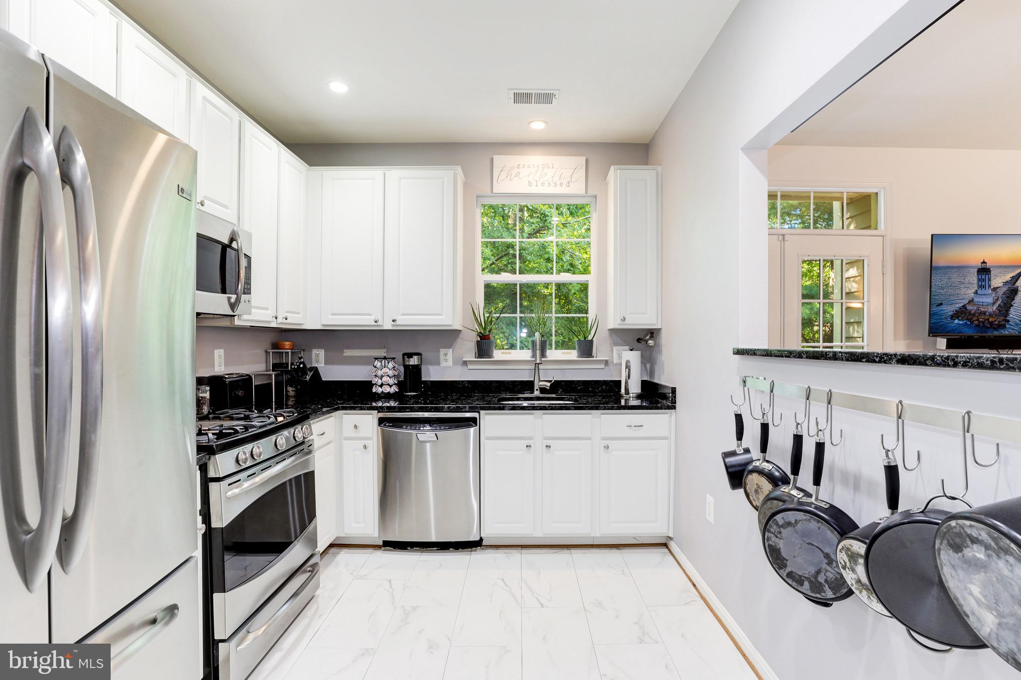 11406 Windleaf Court, Unit 13 Reston, VA 20194 - Photo 4 of 26 Gallery Image 4