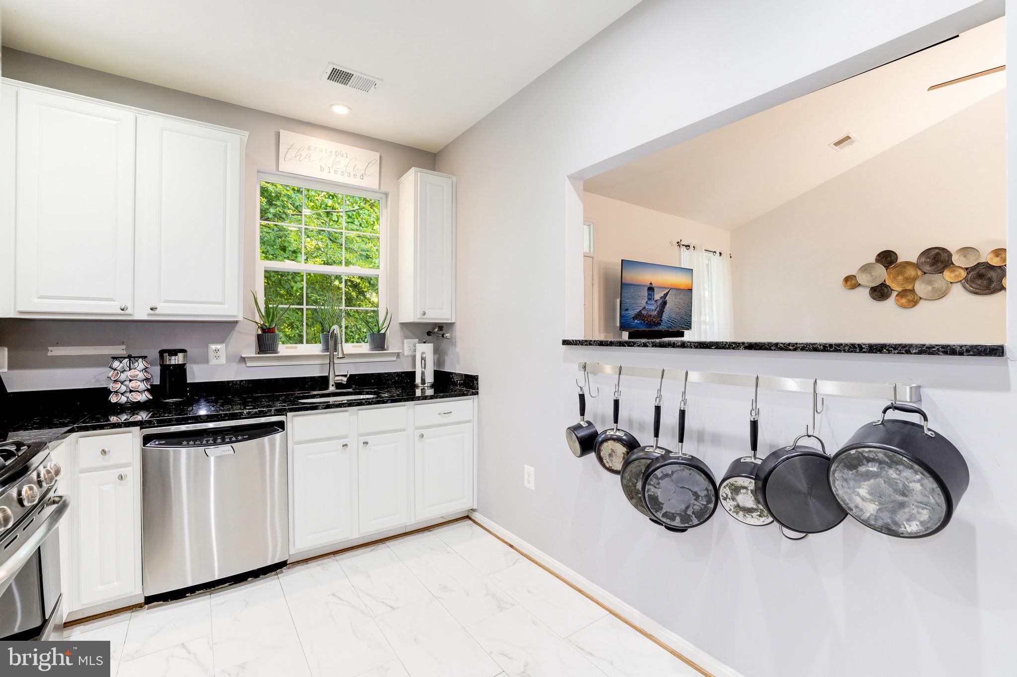 11406 Windleaf Court, Unit 13 Reston, VA 20194 - Photo 5 of 26 Gallery Image 5