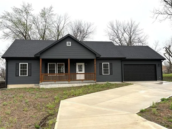 $295,000 | 410 East Main Street, Richmond, MO 64085