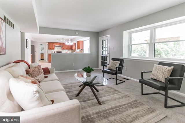 $605,000 | 886 Village Circle, Blue Bell, PA 19422