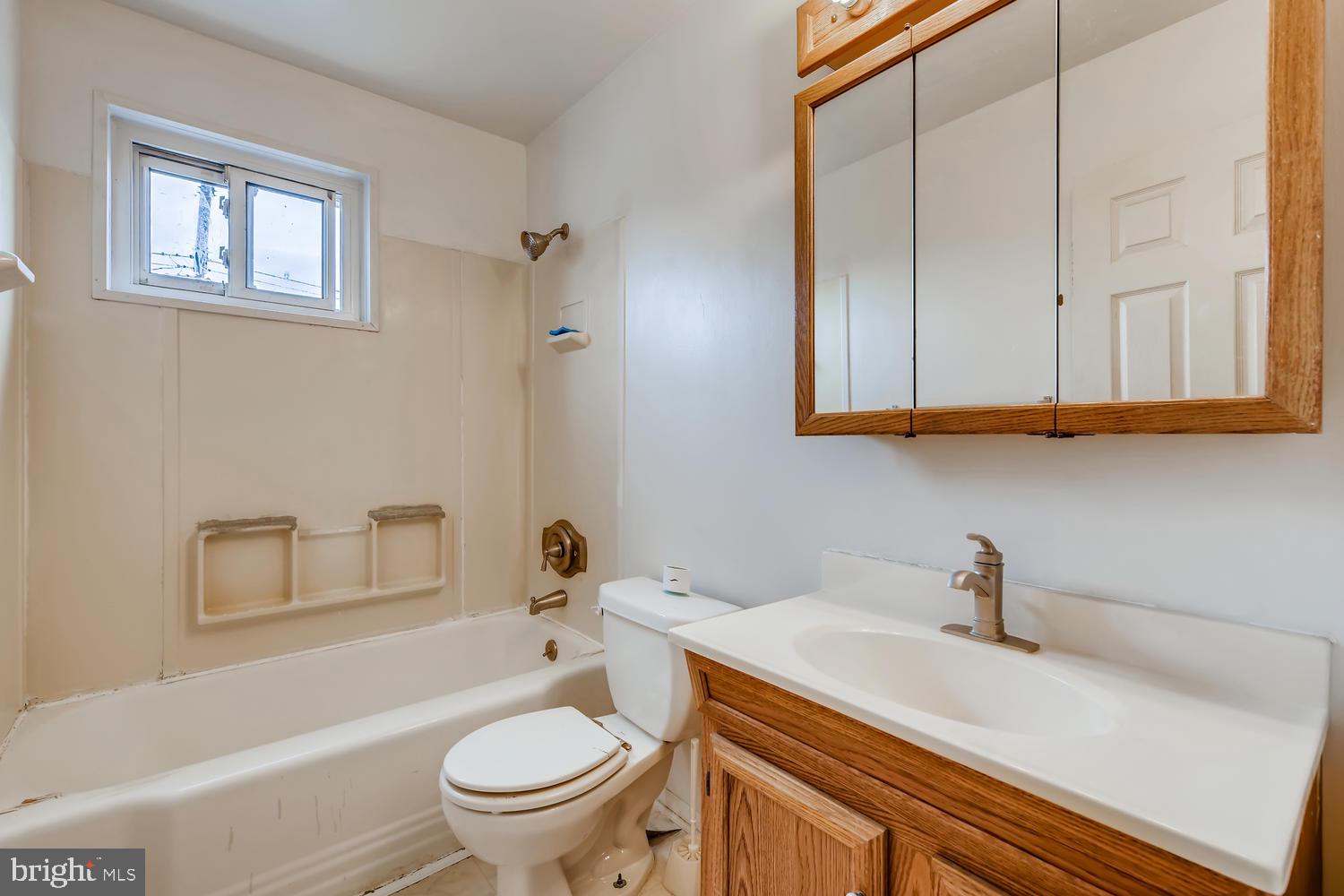 1869 Church Road Baltimore, MD 21222 - Photo 19 of 28