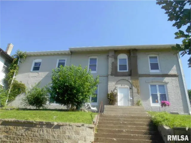 $428,000 | 212 East 6th Street, Davenport, IA 52803