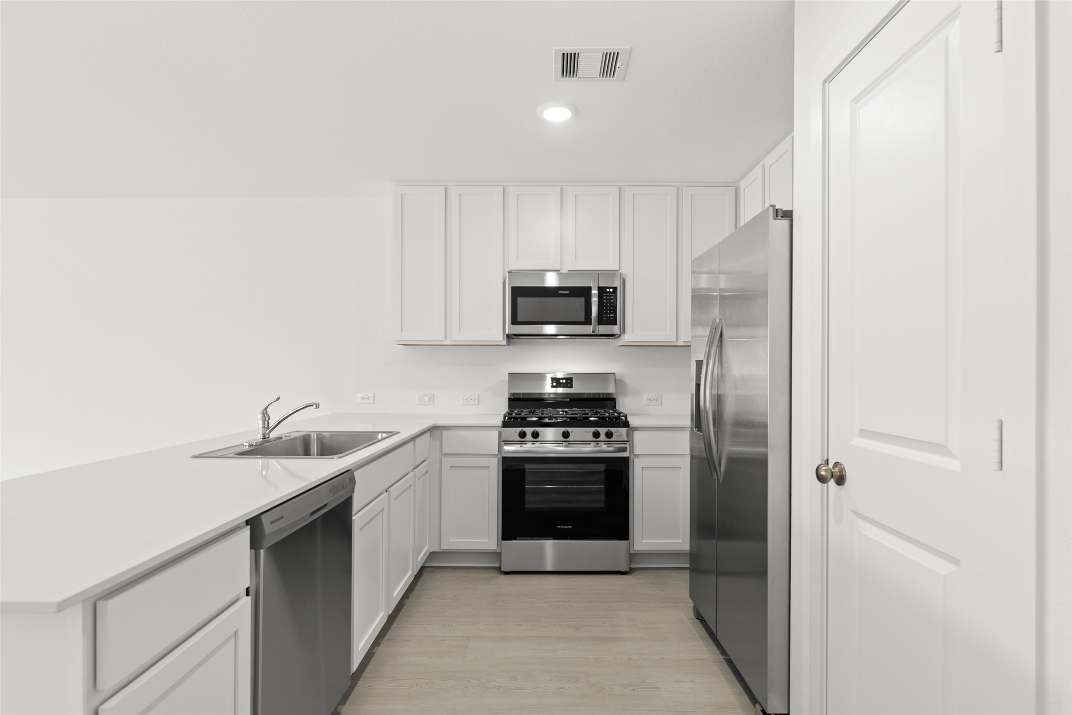 214 Farray Forest Lane Magnolia, TX 77354 - Photo 5 of 23