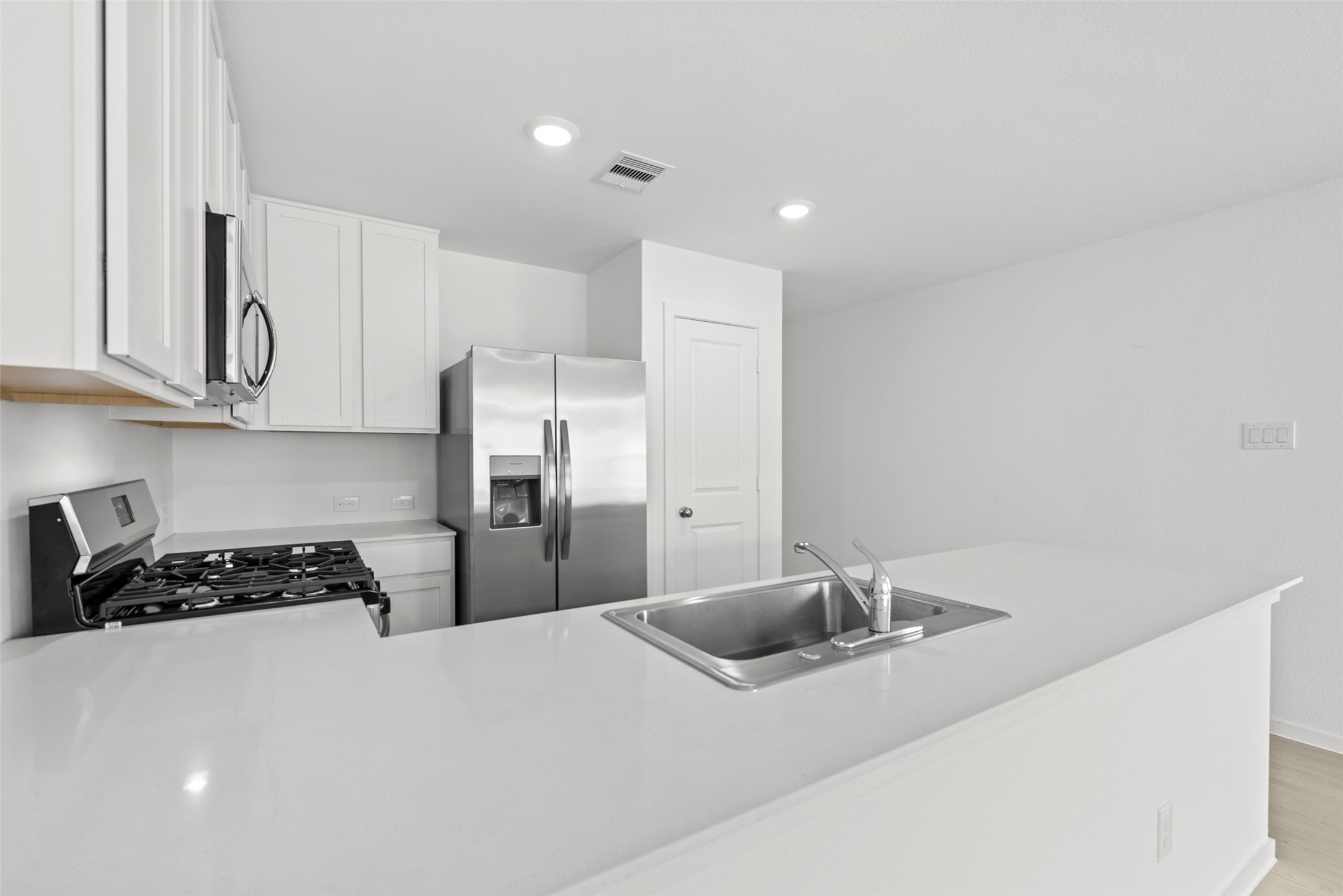 214 Farray Forest Lane Magnolia, TX 77354 - Photo 6 of 23