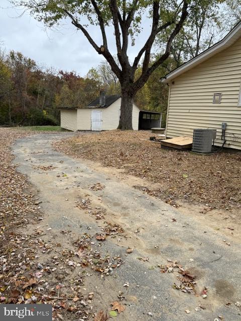 37 Ferry Road Fredericksburg, VA 22405 - Photo 18 of 18 Cellar on the Right - Large Outbuilding -