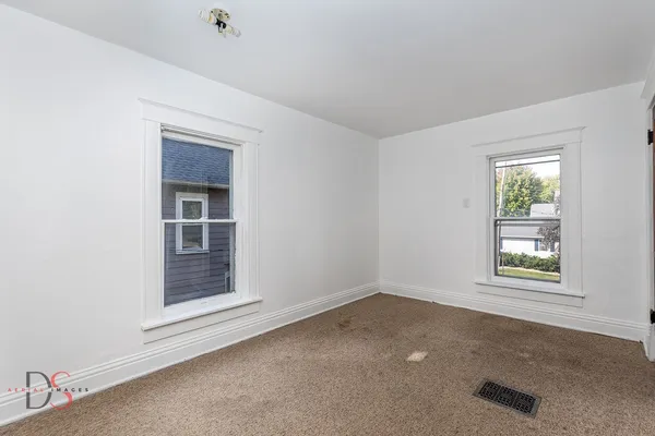 $275,000 | 131 East Church Street, Utica, IL 61373