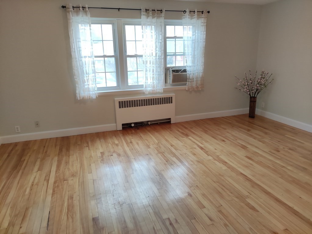 112 Maple Street, Unit 4 Malden, MA 02148 - Photo 4 of 10