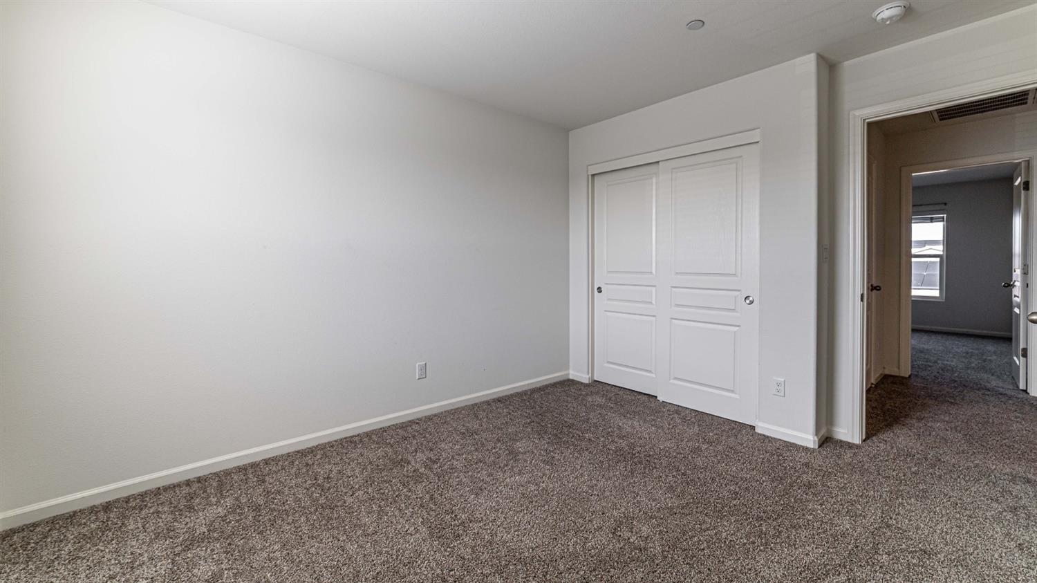 512 Barbara Avenue Sanger, CA 93657 - Photo 32 of 40 an empty room with closet