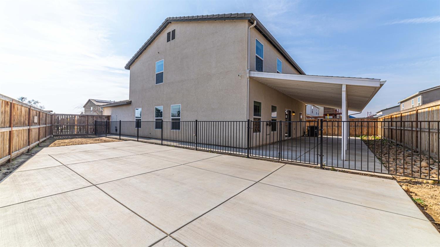 512 Barbara Avenue Sanger, CA 93657 - Photo 10 of 40 a view of a backyard
