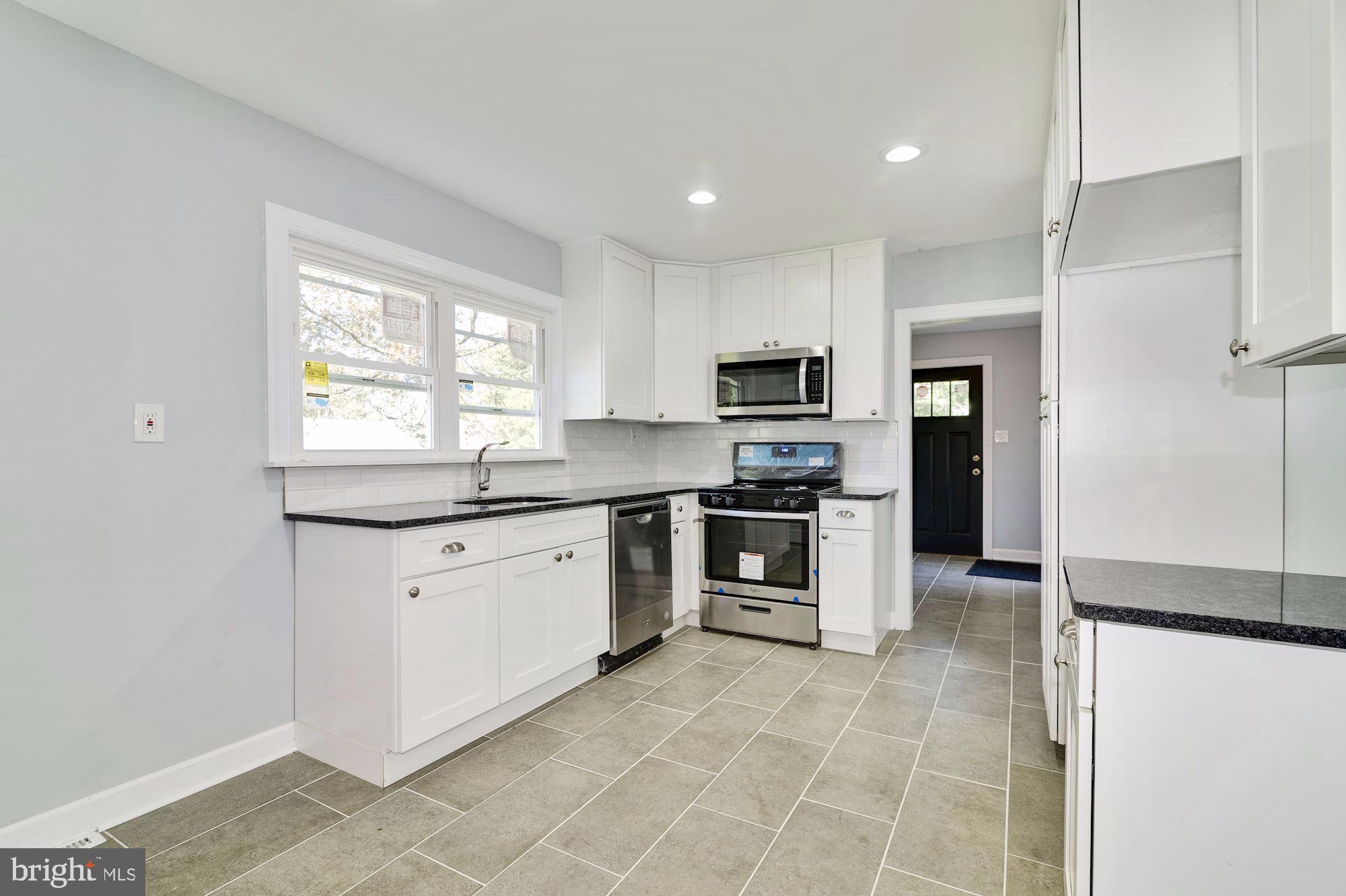 14 Nicholson Road Mount Ephraim, NJ 08059 - Photo 9 of 31