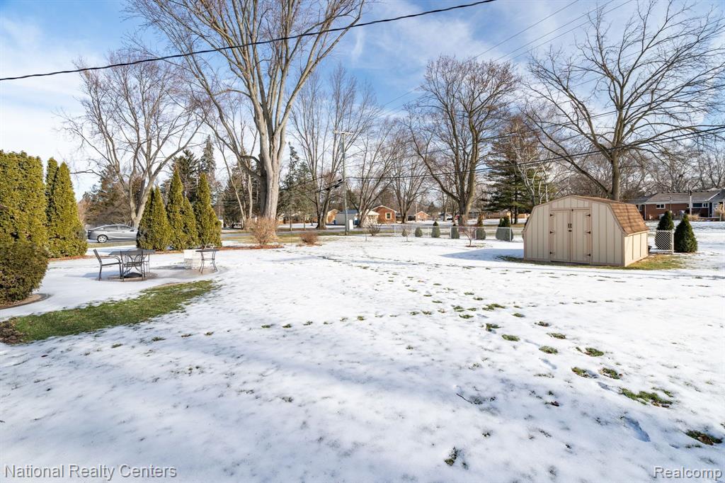 1648 Welch Road Walled Lake, MI 48390 - Photo 27 of 30 Gallery Image 27